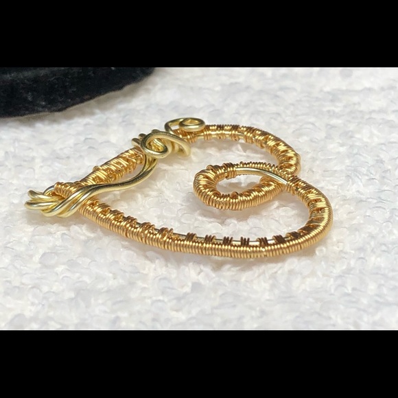 🎁floating heart pendant in gold color - Picture 5 of 10